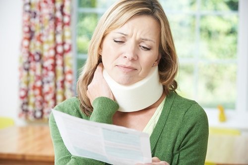 woman-in-neck-brace-1